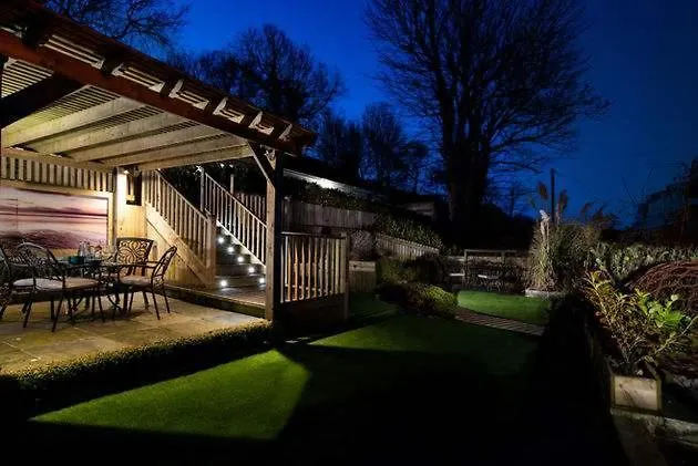 Beach Approach House - 30 Steps From Beach - Luxury House - Kids Slide And Chill-Out Room - Amazing Location - Garden Filey Hébergement de vacances